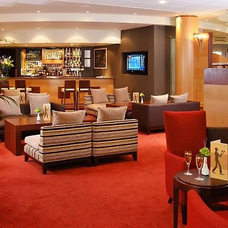 Doubletree By Hilton Woking 