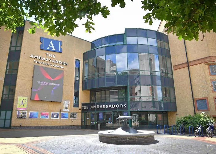 Doubletree By Hilton Woking