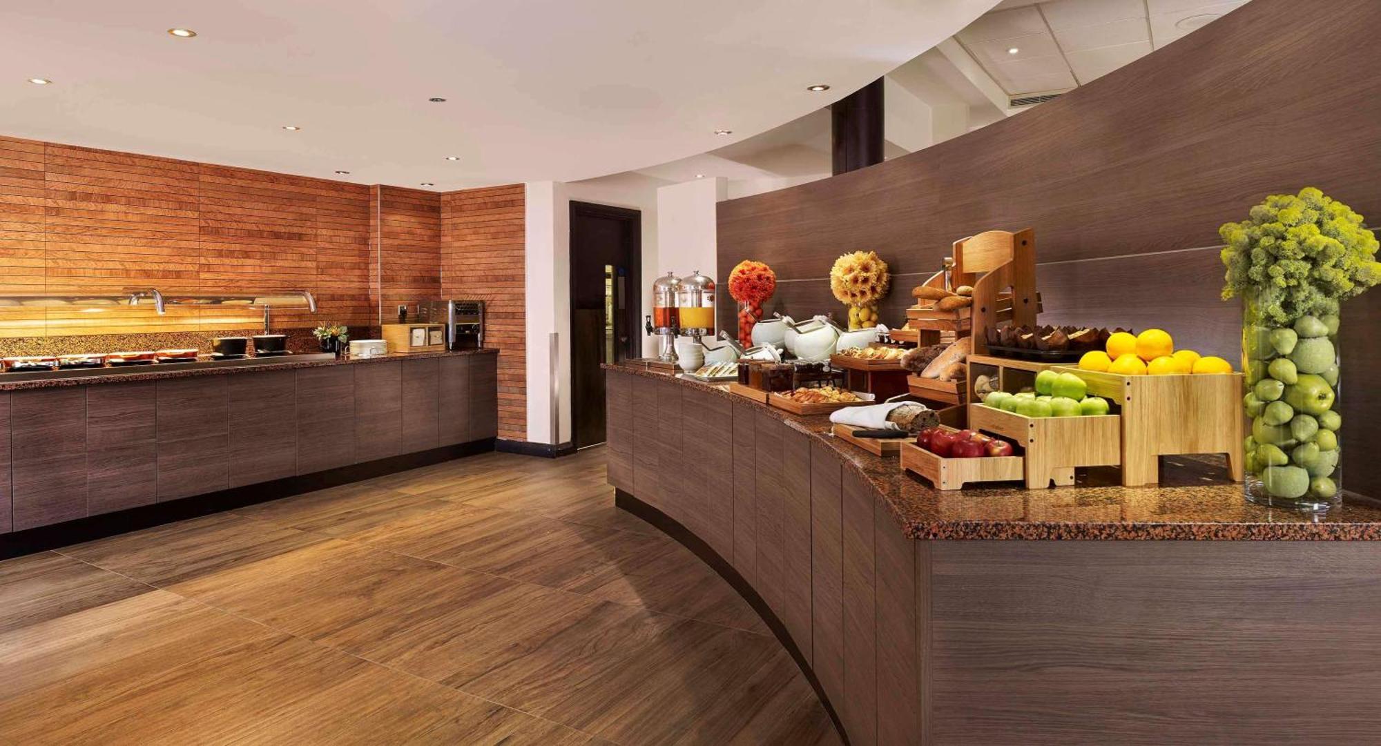 Doubletree By Hilton Woking