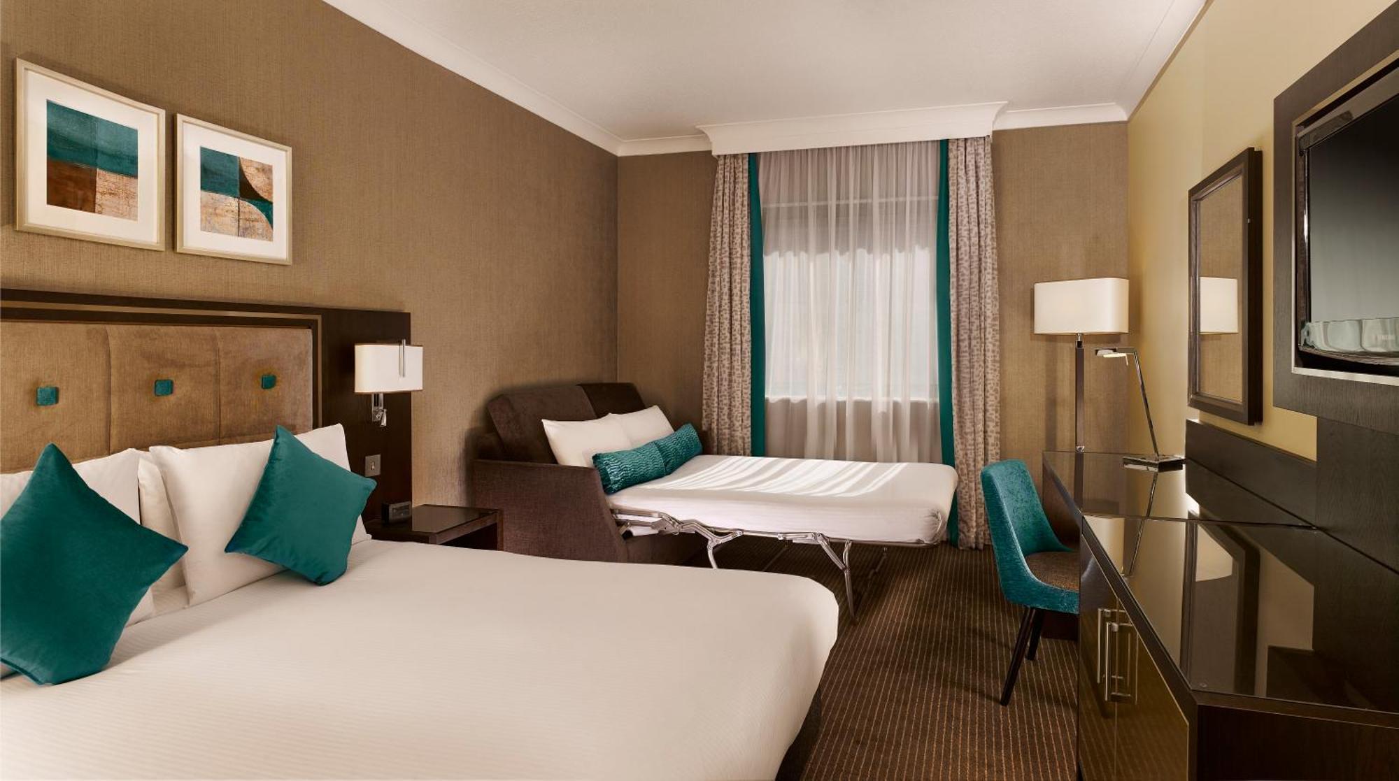 Doubletree By Hilton Woking