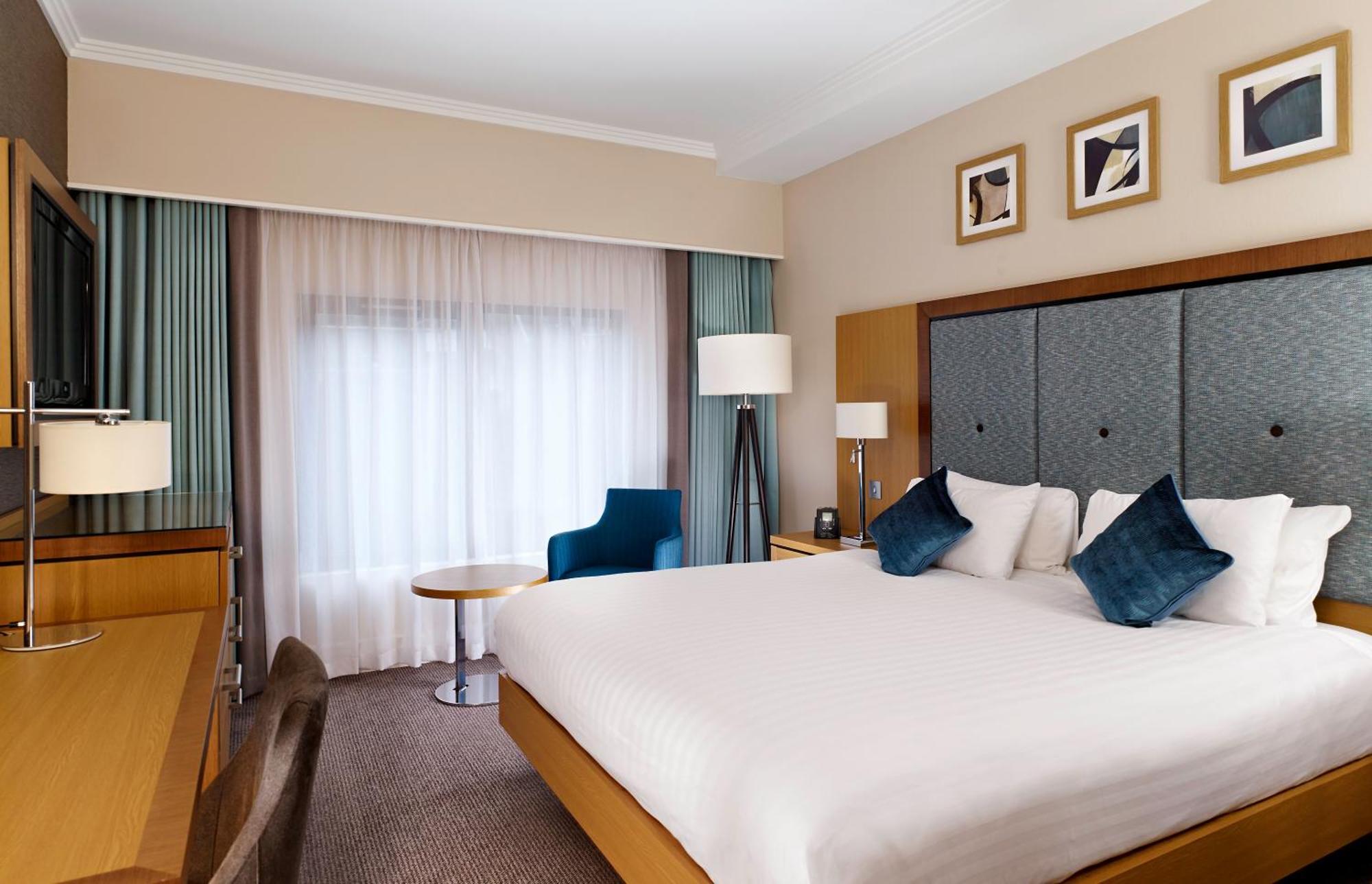 Hotel Doubletree By Hilton Woking