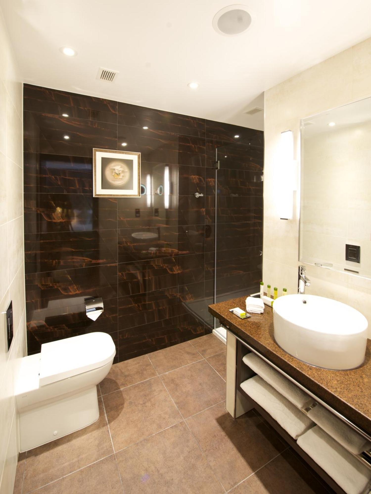Doubletree By Hilton Woking